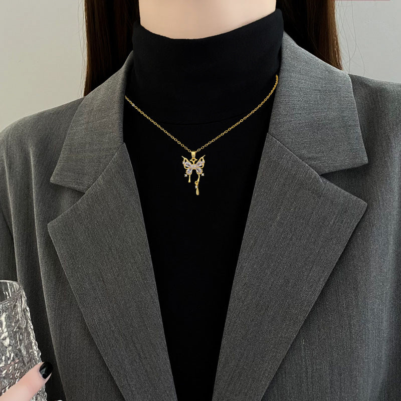 Collana farfalla pendente a goccia