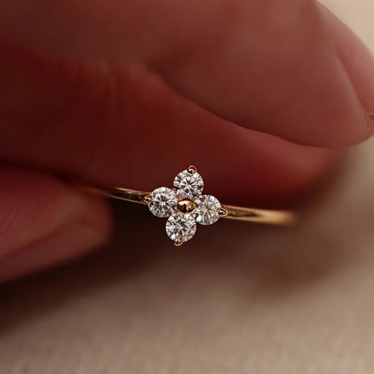 Anello fiore stellato con strass