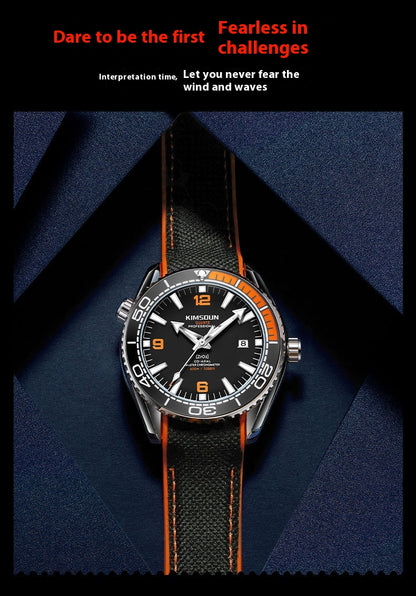 Orologio meccanico a vista luminescente