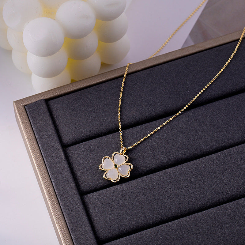 Collana trifoglio opale