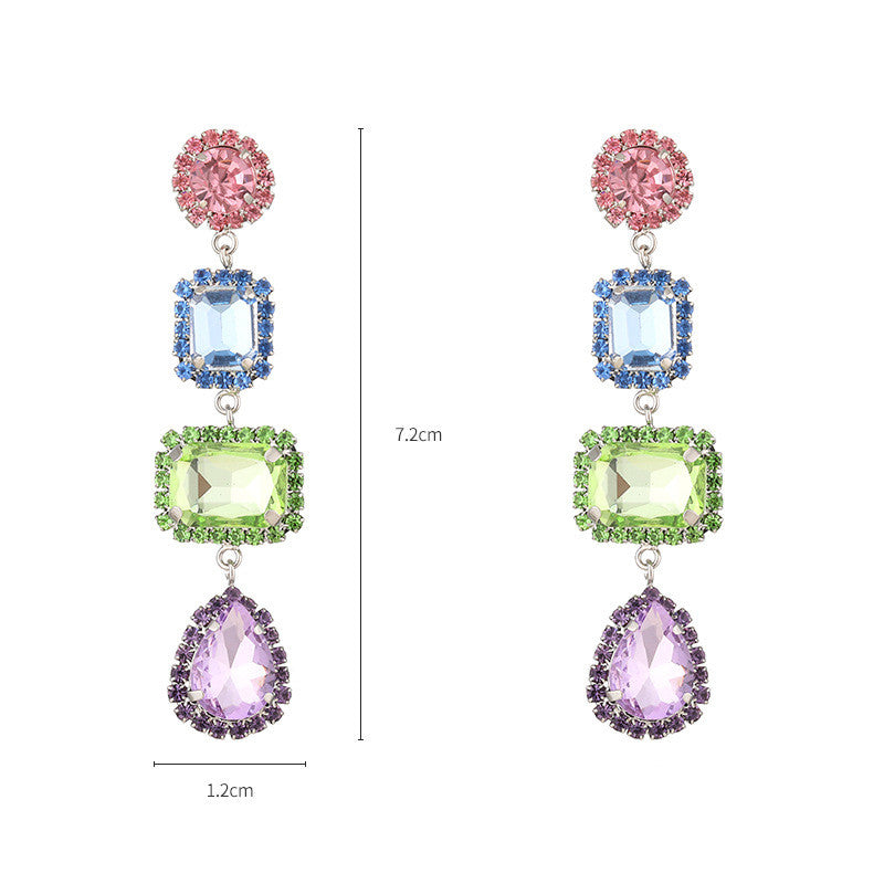 Orecchini geometrici con nappe