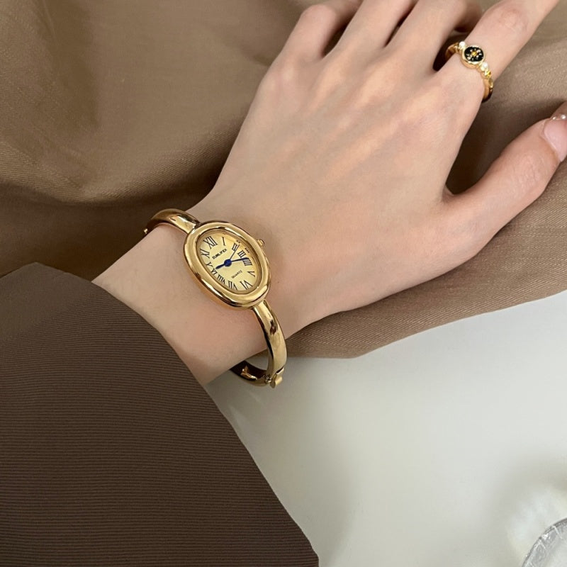 Orologio numeri romani da donna ovale