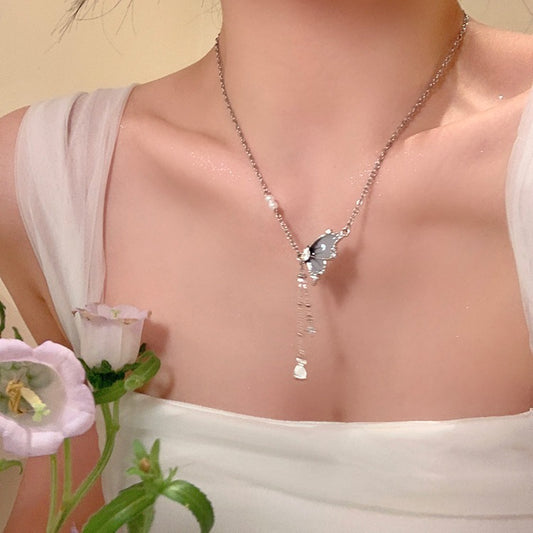 Collana farfalla e nappa