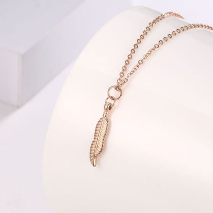 Collana titanio con foglia