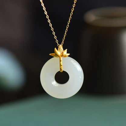Collana pendente fiore di loto dorato