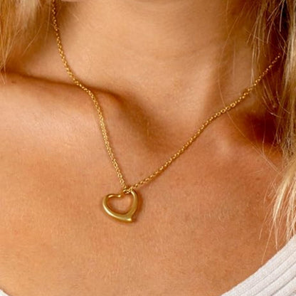 Collana cuore traforato da donna