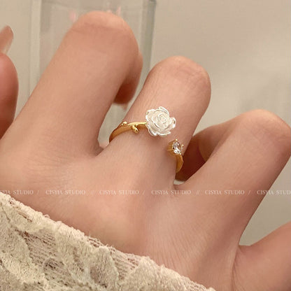 Anello floreale minimalista