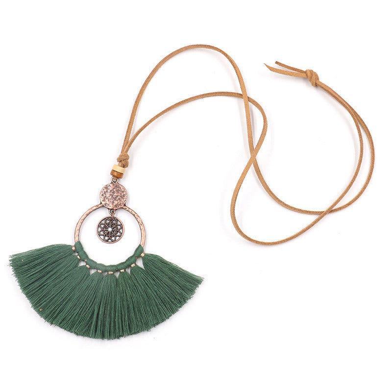 Pendente con nappa traforata