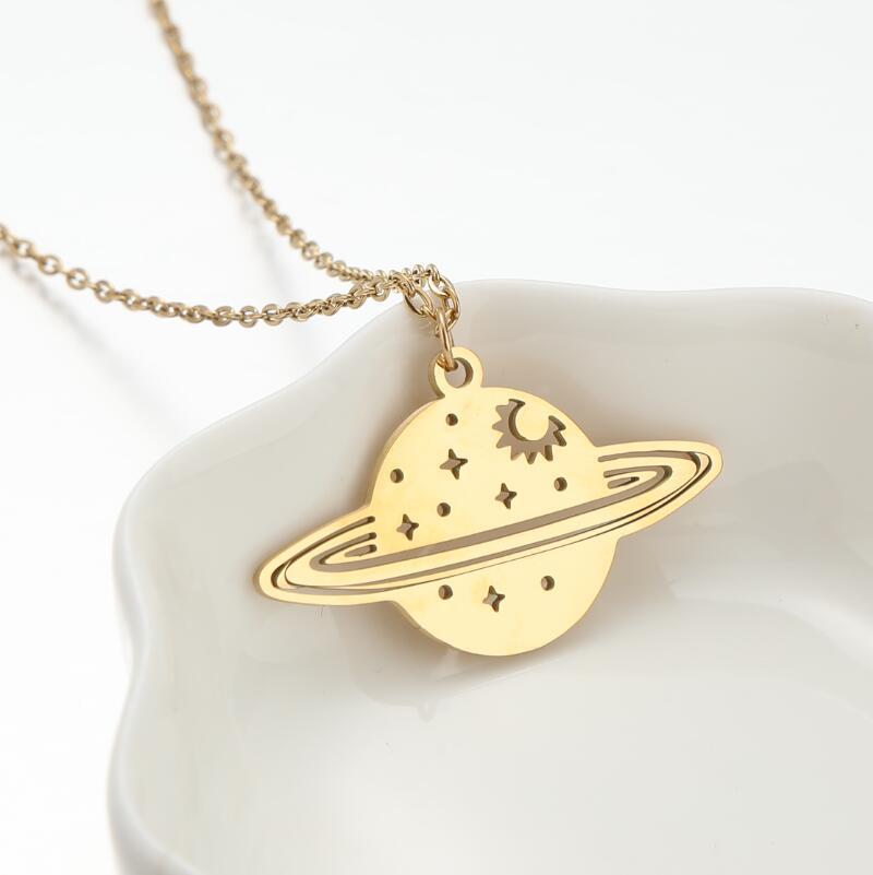Collana stella e luna traforata