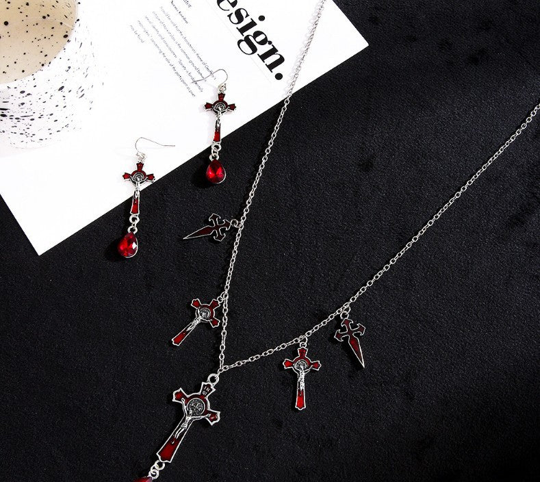 Collana pipistrello nero vistosa