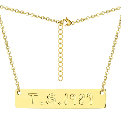 Collana con lettere titanio