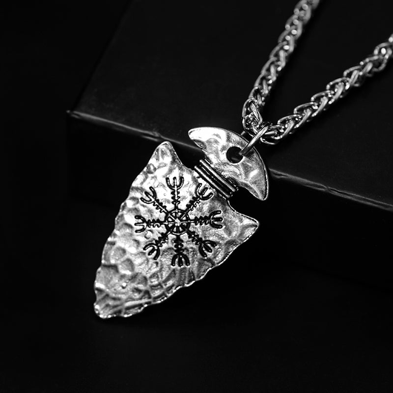 Collana con pendente runa