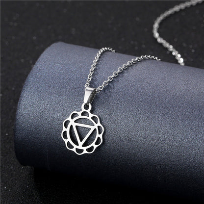 Collana geometrica traforata in acciaio inossidabile