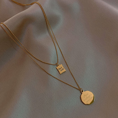 Collana dorata con pendente