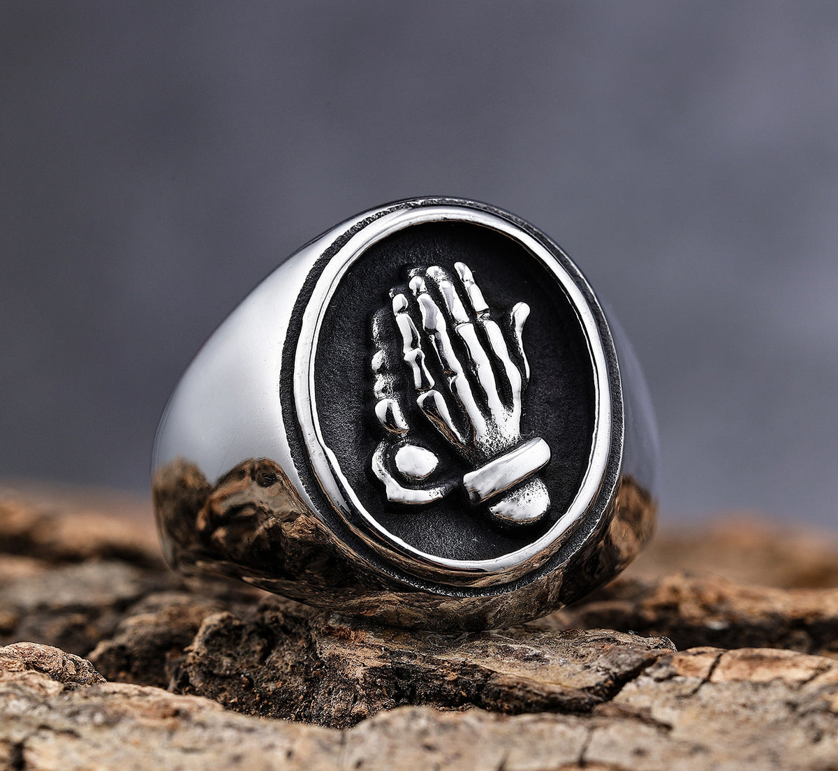 Anello mani in preghiera