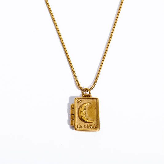 Collana medaglione luna e cuore