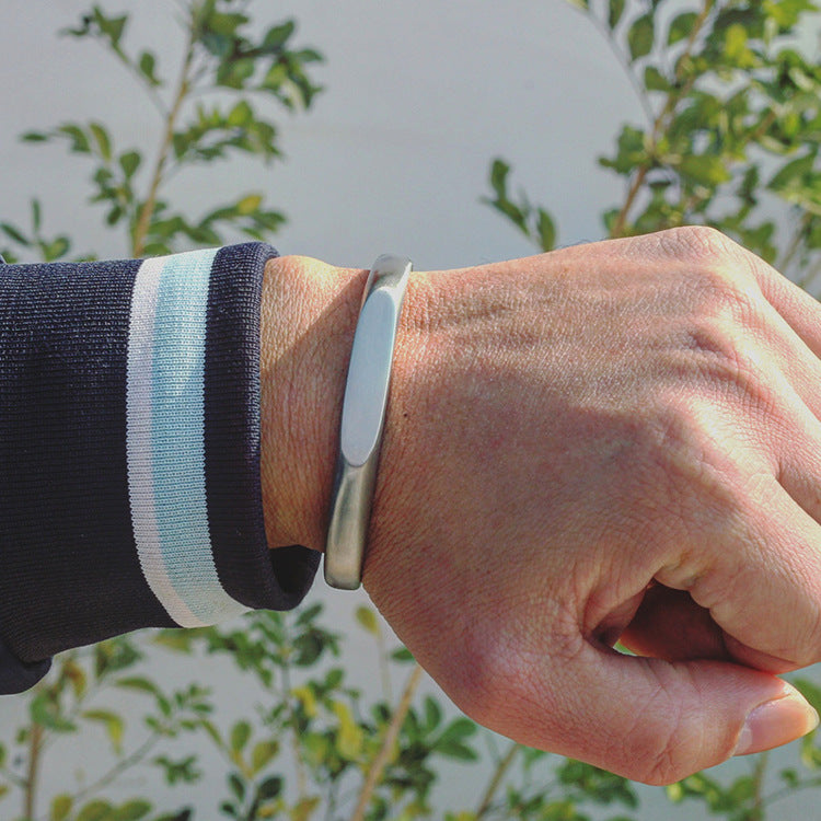 Bracciale retrò acciaio titanio