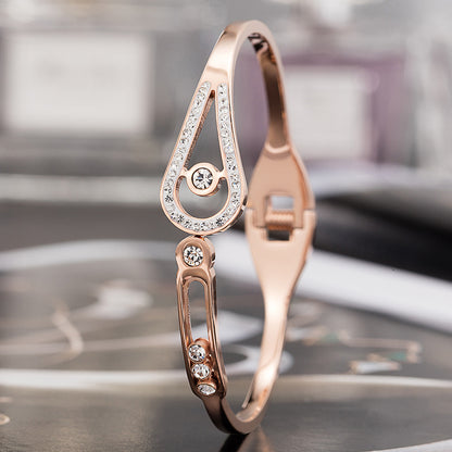 Collana con zirconi e diamanti