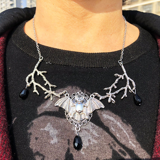 Collana pipistrello gotico mago
