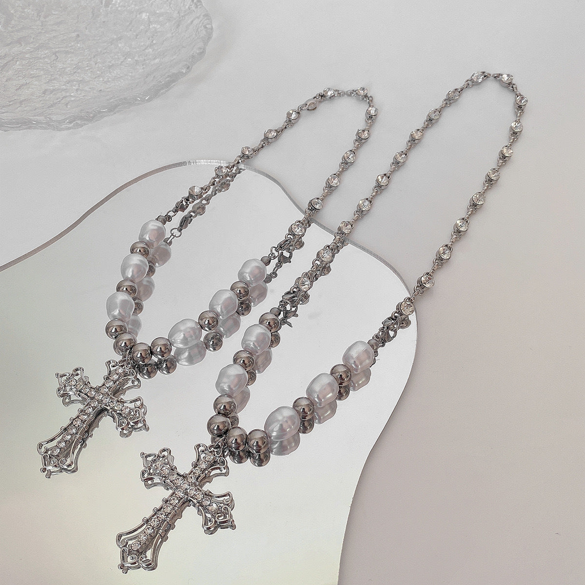 Collana croce perle catena