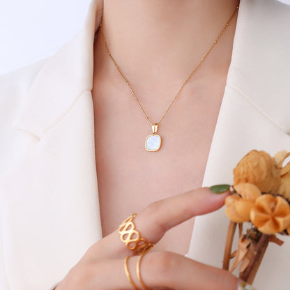 Collana Conchiglia Quadrata Bianca