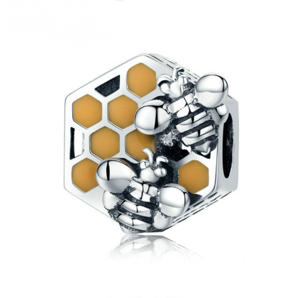 Charm favo