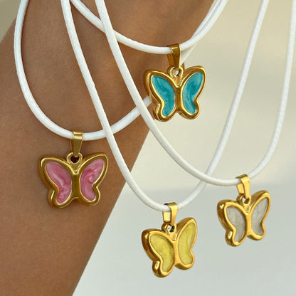 Collana con farfalla smaltata