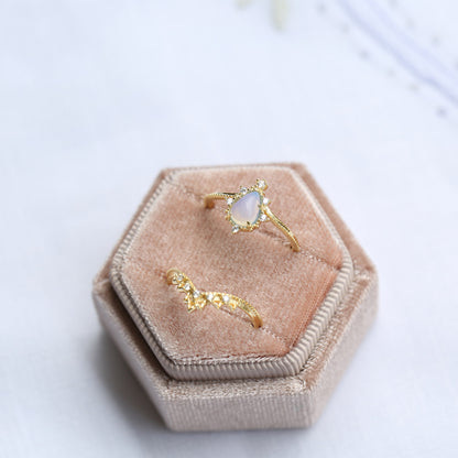 Anello pietre blu e opale