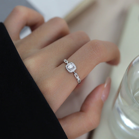 Anello geometrico da donna con diamante