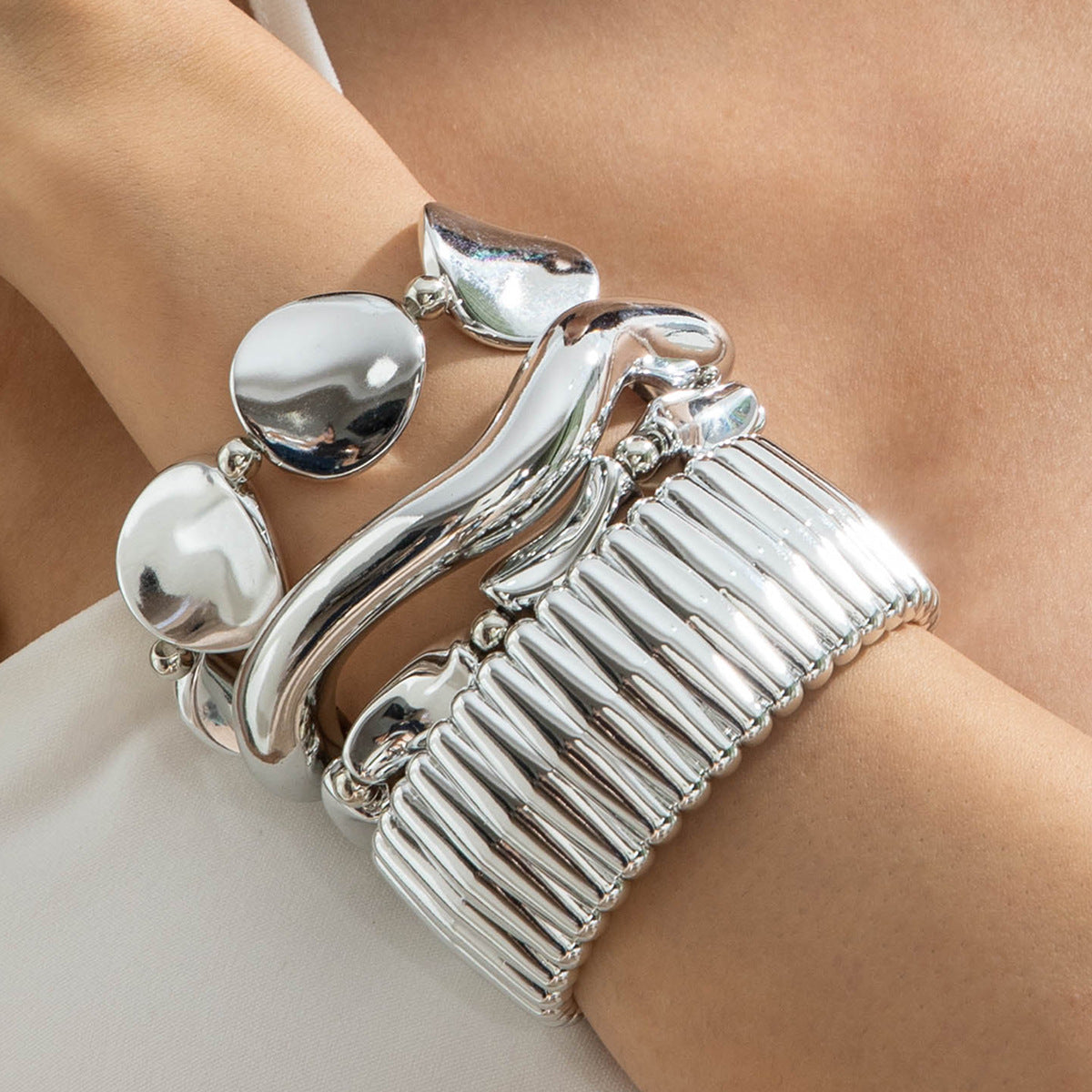 Bracciale geometrico multistrato