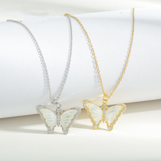 Collana farfalla in conchiglia