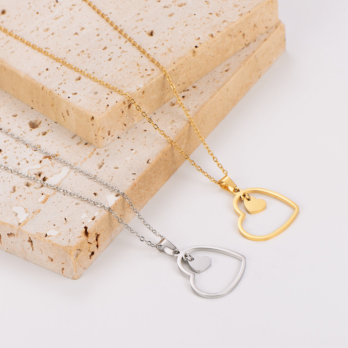 Collana doppio cuore minimalista