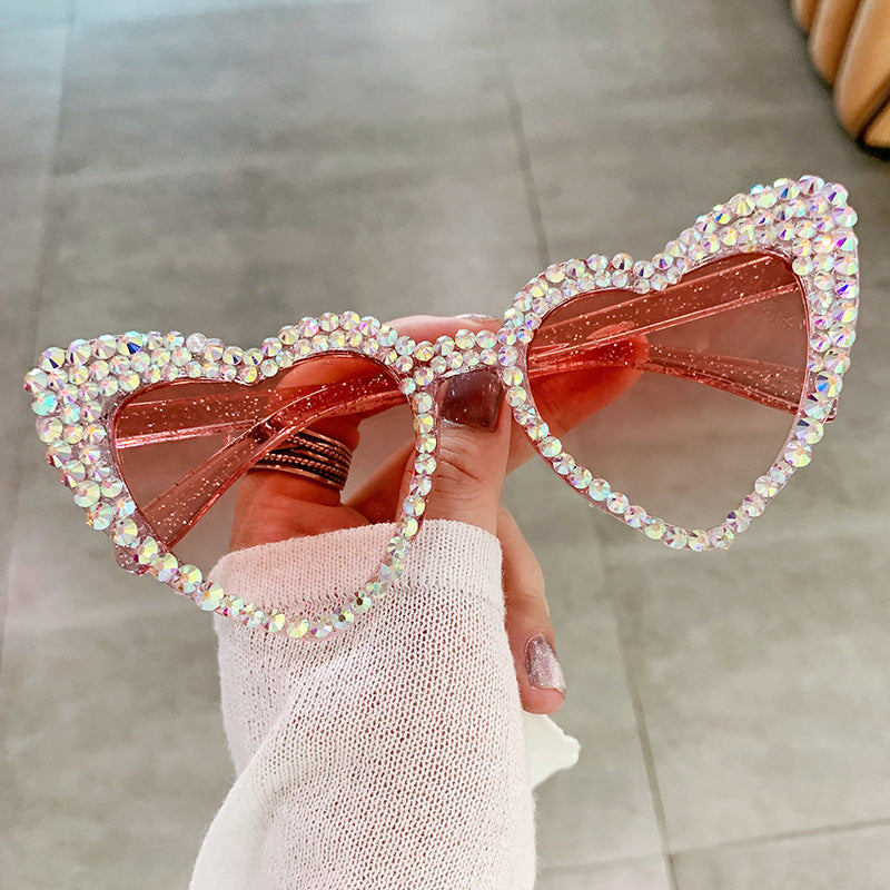 Occhiali da sole cat-eye da donna con cuore
