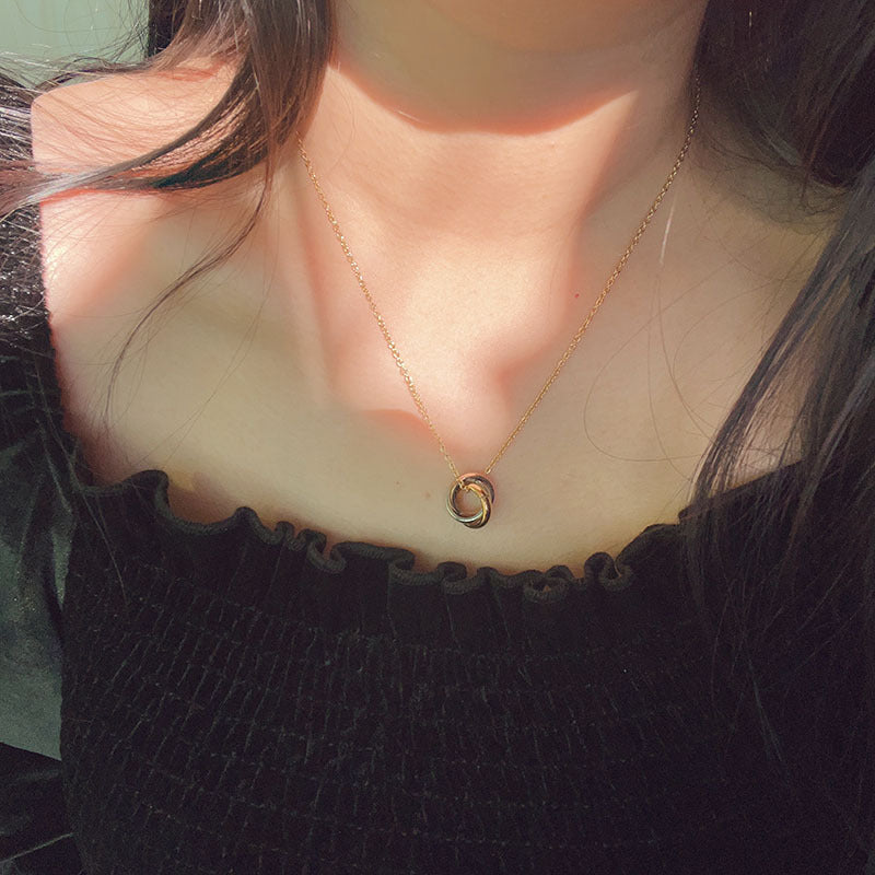 Collana tre anelli tricolore