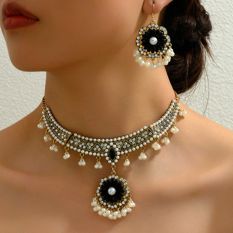 Set collana e orecchini retrò