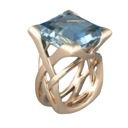 Anello quadrato traforato oro con pietra blu