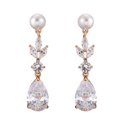 Orecchini goccia con foglie zircone