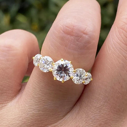 Anello Rotondo Zirconi