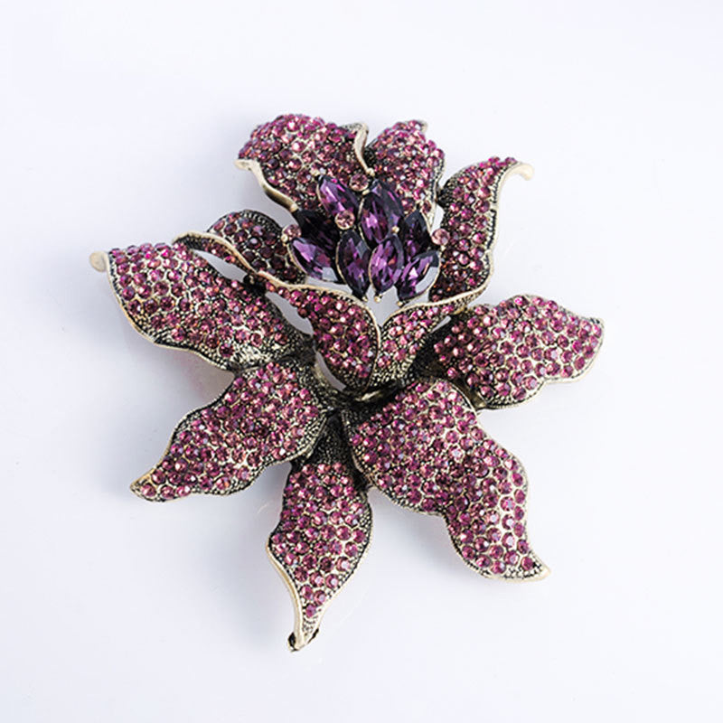 Spilla fiore invernale