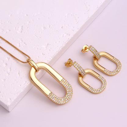 Gioiello con zircone ovale
