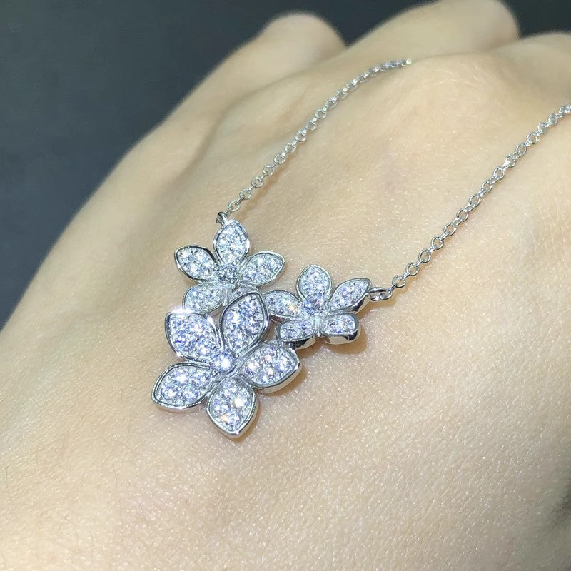 Collana floreale pastorale