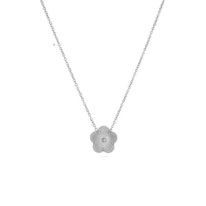 Collana con pendente da donna