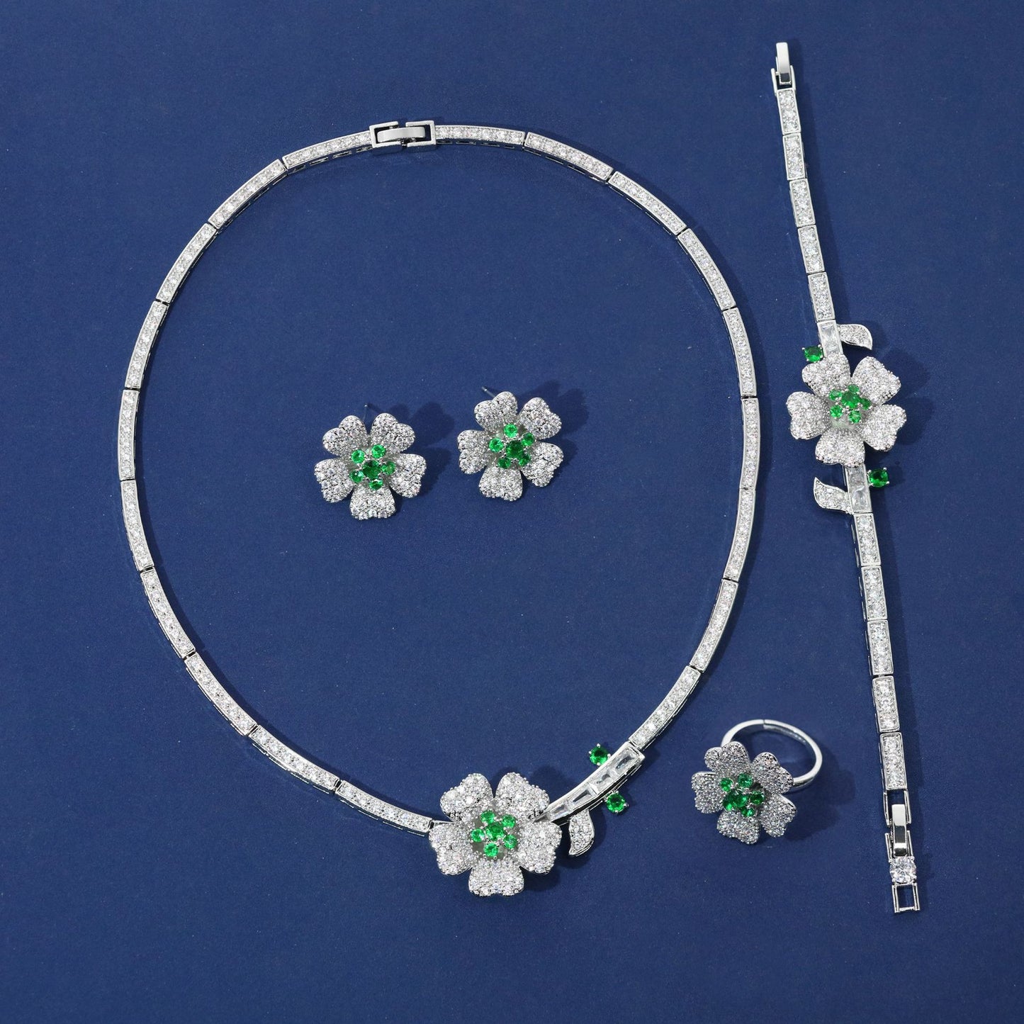 Collana fiore con zirconi