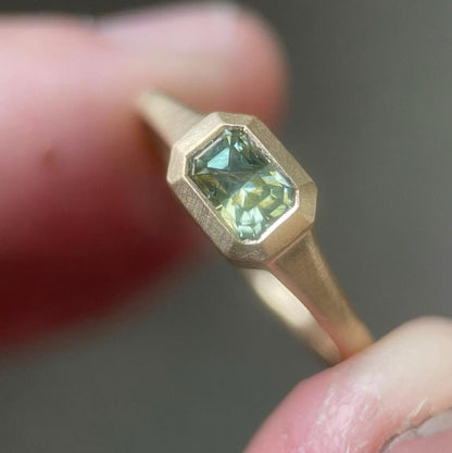 Anello cristallo esagonale