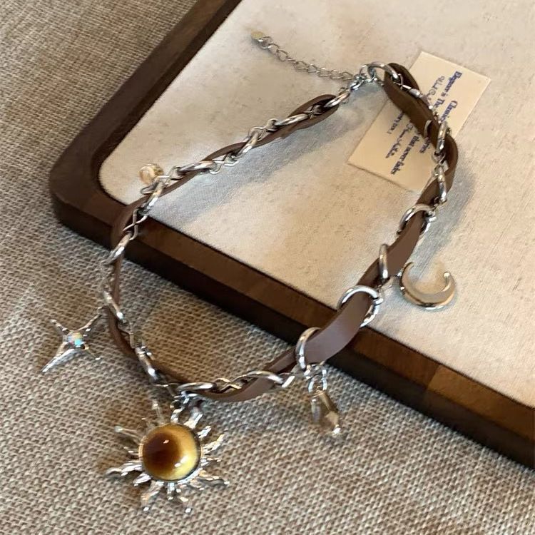 Choker pelle e metallo