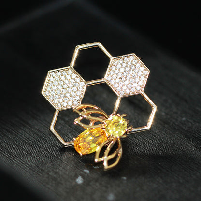 Spilla ape geometrica