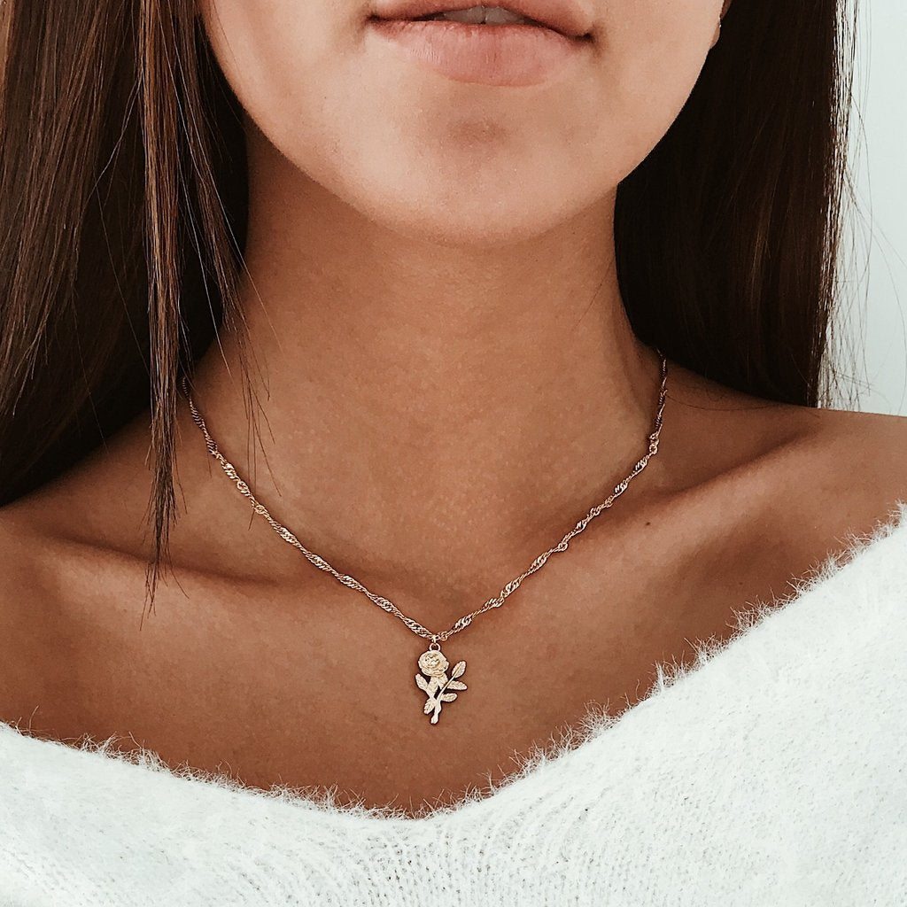 Collana rosa fiore