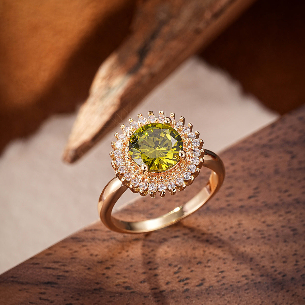 Anello zircone ornamentale