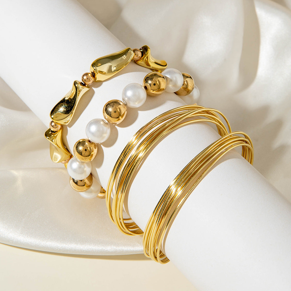 Bracciale geometrico multistrato