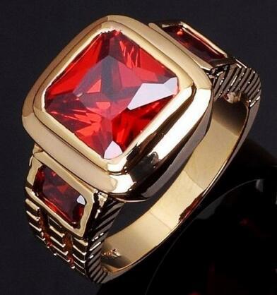 Anello zirconi placcato oro da uomo